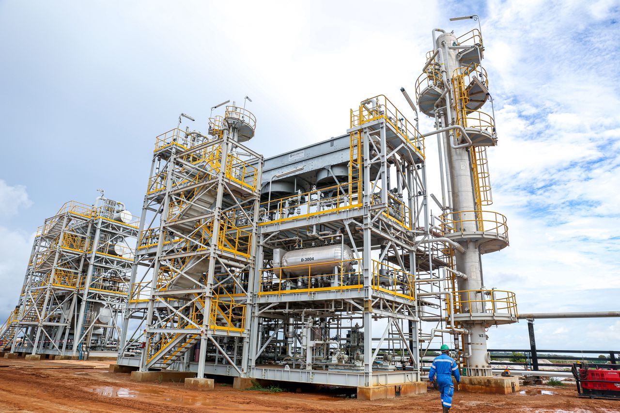 Machinery station with a worker in Batangafo in Gabon